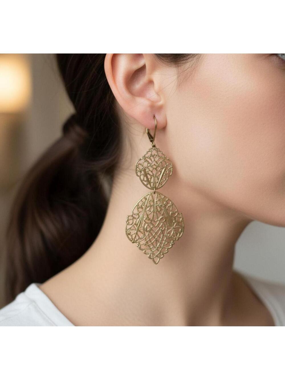 EARRINGS VTG Goldtone Chandelier